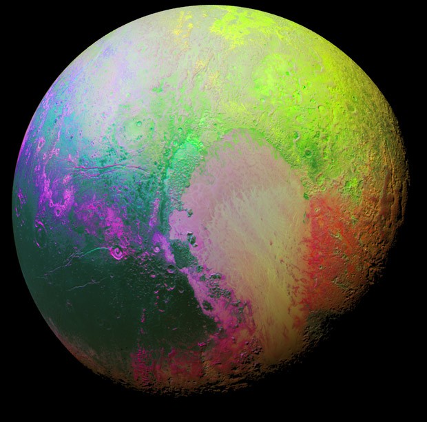  Imagem de Plutão com cores artificiais foi criada por cientistas para ressaltar detalhes da superfície do planeta anão (Foto:  Nasa/JHUAPL/SwRI)