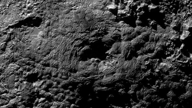  Wright Mons, um dos dois possíveis "vulcões de gelo", foi localizado ao sul da planície de Sputnik  (Foto: NASA/JPL-JHU/SWRI)