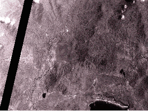 Cratera tem formato quadrado e cerca de 1,3 quilometro em cada lado e 300 metros de profundidade. (Foto: Divulgação/Inpe)