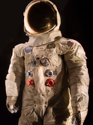 Traje de Neil Armstrong será restaurado com financiamento colaborativo  (Foto: Eric Long/National Air and Space Museum, Smithsonian Institution via AP)
