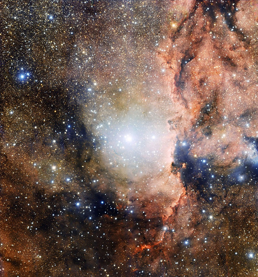 Imagem obtida pelo ESO mostra a constelação austral do altar, que está a 4 mil anos-luz da Terra.  (Foto: Divulgação/ESO)