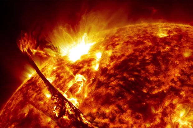Imagem de vídeo divulgado pela Nasa mostra explosão solar (Foto: NASA's Goddard Space Flight Center/SDO)