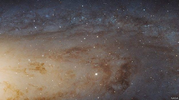 Galáxia de Andrômeda, vizinha da Via Láctea, é vista com nível inédito de detalhes (Foto: Nasa)