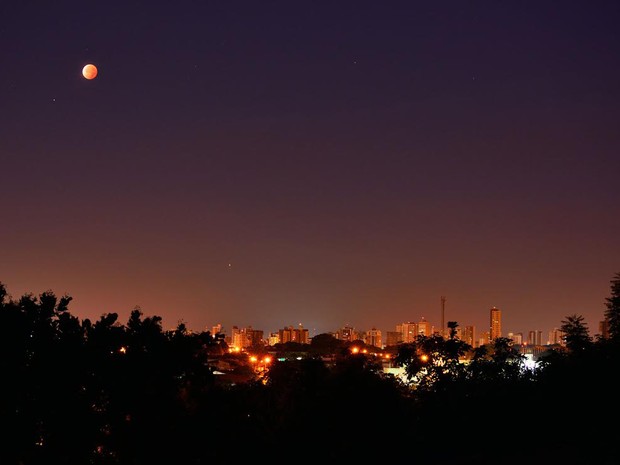Juscelino Reis registrou de Teresina imagens do eclipse lunar conhecido como &quot;Lua de sangue&quot; (Foto: Juscelino Reis)