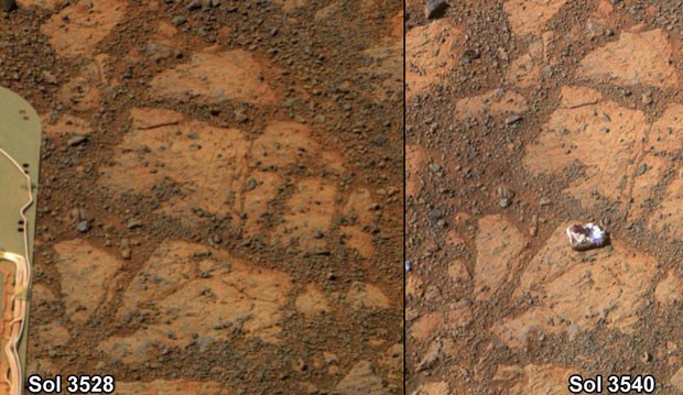 Imagens feitas na superfície de Marte por equipamento da Nasa mostra pedra branca brilhante que tem intrigado os cientistas. Na combinação de fotos, é possível ver que a pedra não estava no local em determinado momento (Foto: Nasa/Reuters)