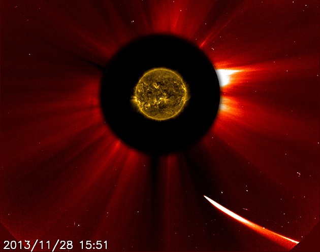 Cometa Ison viaja em direção ao Sol nesta quinta-feira (28) (Foto: ESA&NASA/SOHO/SDO)