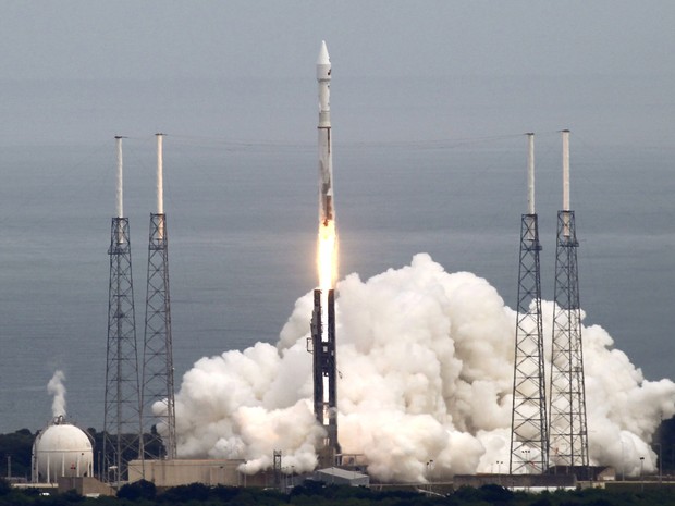 Sonda Maven, que fará missão em Marte, é lançada de Cabo Canaveral, na Flórida (Foto: Michael Berrigan/Reuters)
