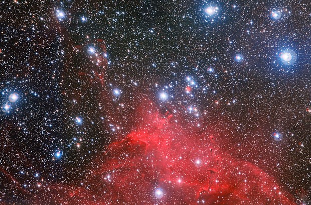 O enxame estelar NGC 3572 e o seu meio circundante (Foto: Divulgação/ESO)