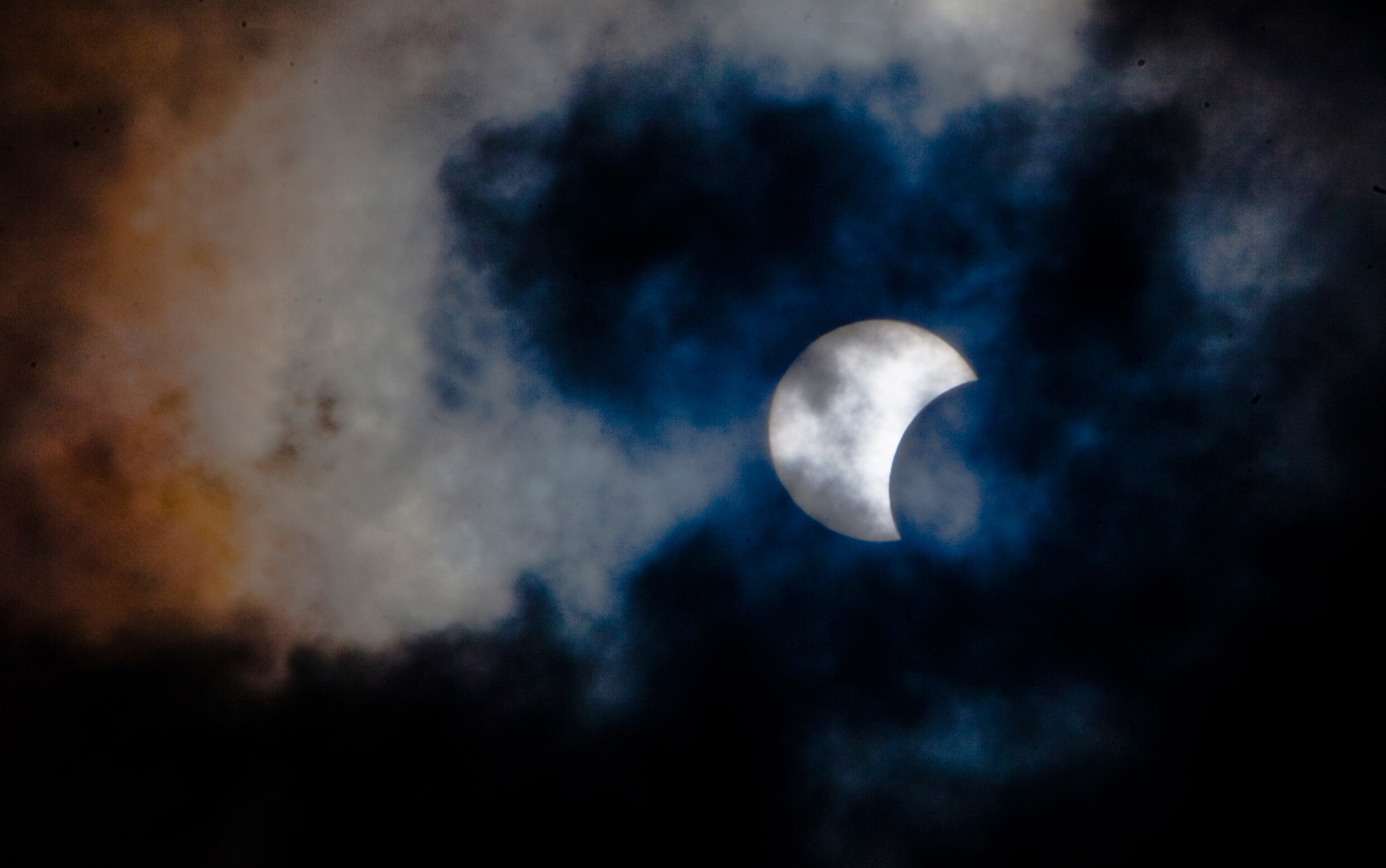 Eclipse solar foi visto neste domingo na ilha de Tenerife, na Espanha.