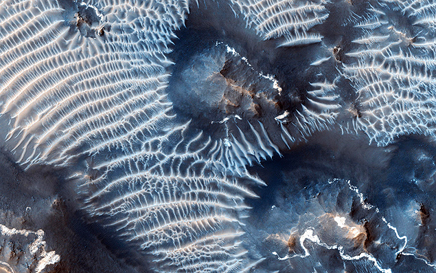 Imagem da Nasa capta dunas na região marciana conhecida como Labirinto da Noite
