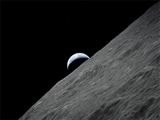 Lua e Terra (Foto: Nasa/Reuters)