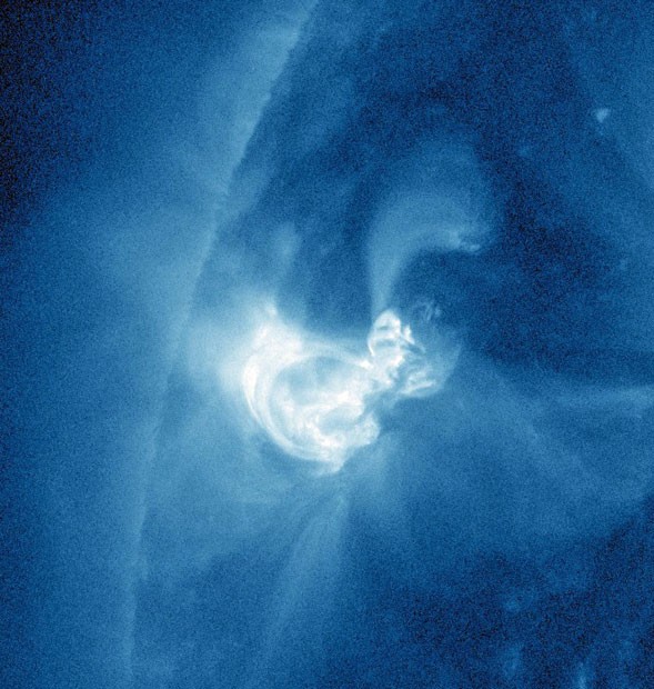 Explosão solar captada nesta quarta-feira (15) pela agência espacial americana, Nasa (Foto: Divulgação/Nasa/SDO)