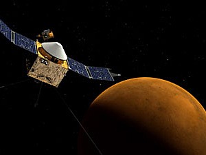 Concepção artística da nave Maven em direção a Marte (Foto: Nasa/Divulgação)