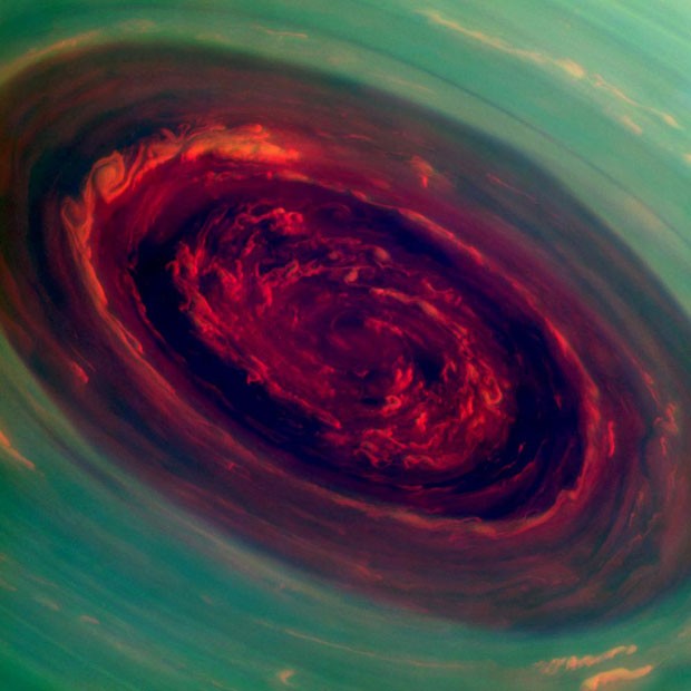 Imagem de furacão registrado pela sonda Cassini no Polo Norte de Saturno (Foto: NASA/JPL-Caltech/SSI)
