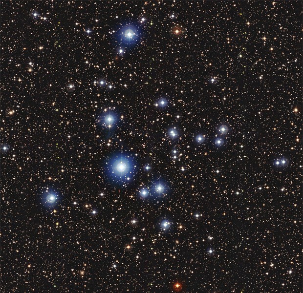 Aglomerado de estrelas 'jovens' e brilhantes captado com instrumento montado em telescópio (Foto: Divulgação/ESO)