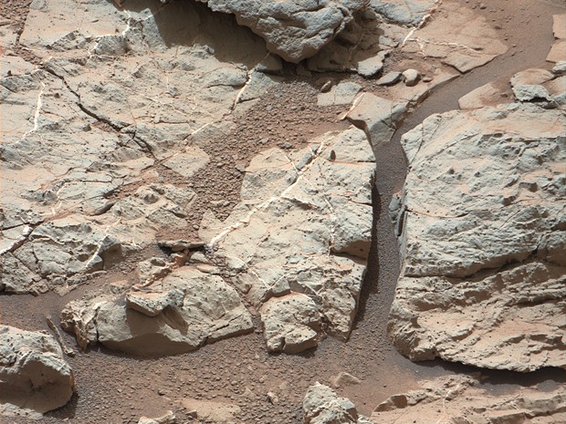 Robô Curiosity vai perfurar primeira amostra de rocha de Marte (Foto: NASA/JPL-Caltech/MSSS)