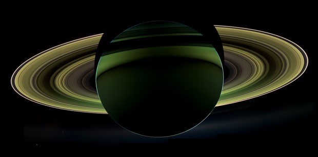 Planeta Saturno foi fotografado de sua sombra (Foto: Nasa/JPL-Caltech/Space Science Institute)
