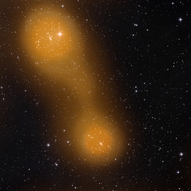 Aglomerados de galáxias (Foto: Sunyaev?Zel?dovich effect: ESA Planck Collaboration/optical image: STScI Digitized Sky Survey)