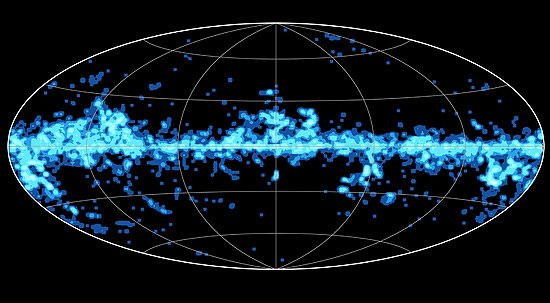Mapa inédito da Via Láctea mostra, em azul, concentrações de nuvens de gás que dão origem a estrelas