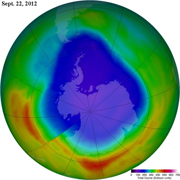 Imagem mostra buraco na camada de ozônio, em lilás, no dia de maior pico do orifício neste ano (Foto: Divulgação/Nasa)