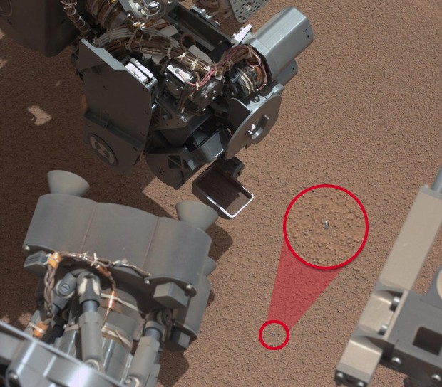 Curiosity Marte objeto metálico (Foto: Nasa/JPL-Caltech/MSSS )