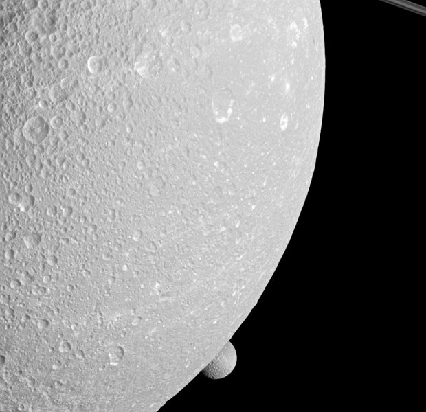 Saturno Mimas e Dione (Foto: Nasa/JPL-Caltech/Space Science Institute)