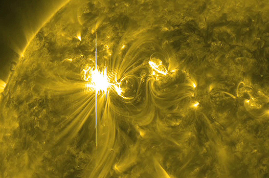 Imagem da Nasa mostra erupção solar ocorrida em 7 de março 2012, classificada como uma das maiores dos últimos anos