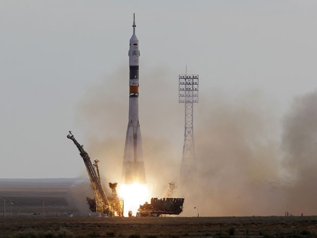 Nave espacial russa Soyuz decolou do Cazaquistão em direção à ISS (Foto: AP Photo/Dmitry Lovetsky)