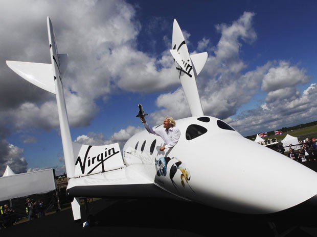 A aeronave, prevista para voar com frequência a partir de 2016, vai transportar pequenos satélites e ajudá-los a colocar em órbita de forma mais barata. (Foto: Luke MacGregor/Reuters)