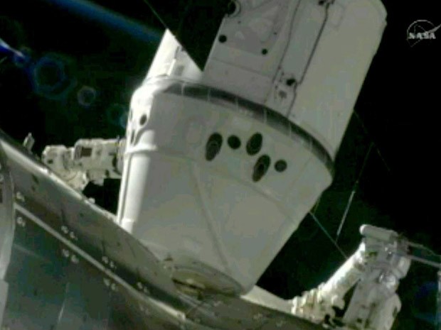 Dragon acoplada à ISS (Foto: Nasa/SpaceX/Divulgação)