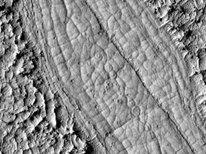 Imagem da Nasa mostra marcas de lava vulcânica em Marte (Foto: AFP/BBC)