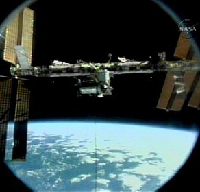 A ISS vai acoplar a cápsula quatro dias depois que esta for enviada ao espaço - Efe