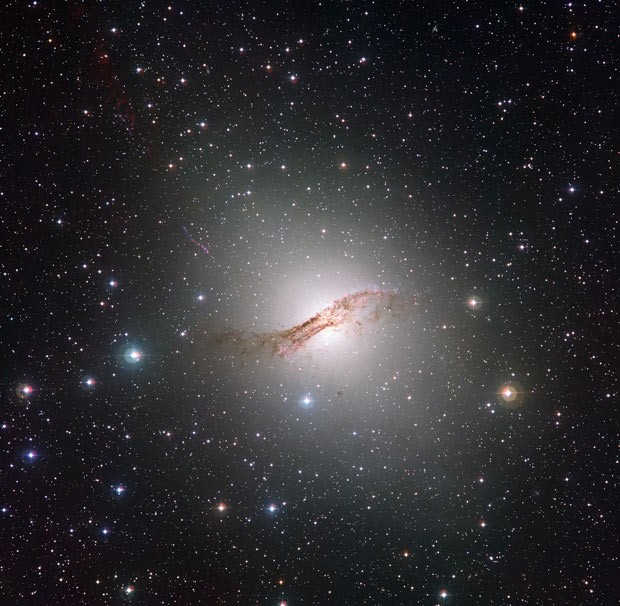 Centauro A (Foto: ESO)