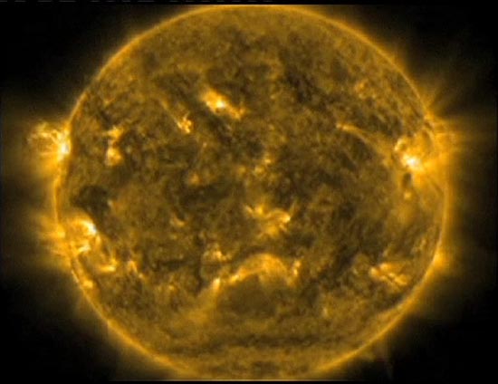 Explosões solares são capturadas por câmeras da Nasa