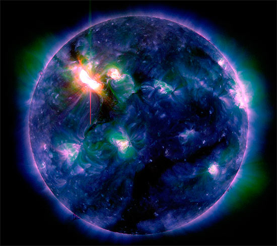 Imagem feita pela Nasa revela uma das fortes erupções solares; partículas chegaram a Terra na quinta-feira (8)