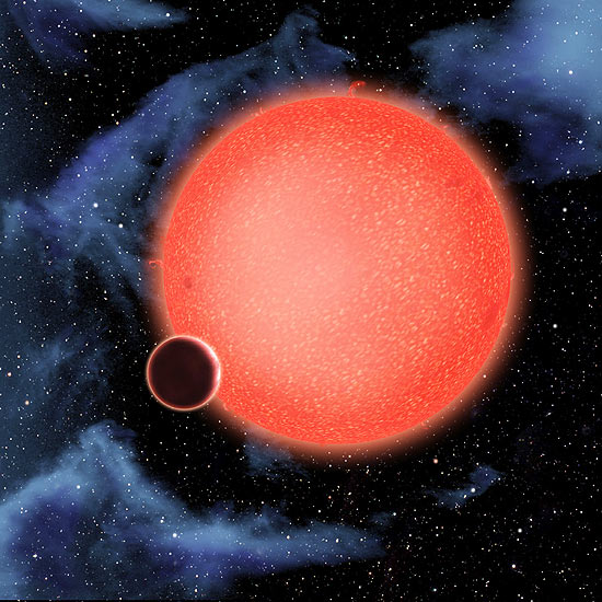 O GJ1214b está fora do Sistema Solar e tem 2,7 vezes o diâmetro e sete vezes a massa da Terra