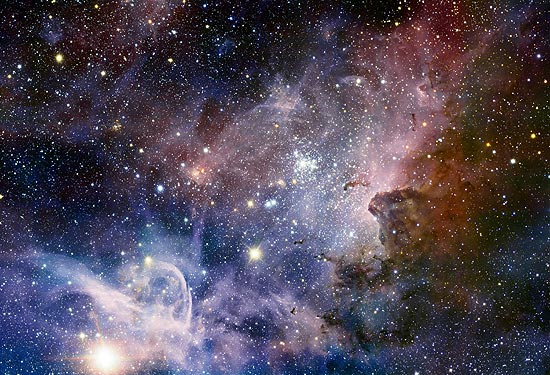 A nebulosa se encontra na Via Láctea, ao sul, e está a cerca de 7.500 anos-luz de distância da Terra