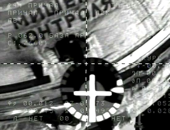 Imagem retirada de vídeo pela Nasa durante a acoplagem da nave russa Soyuz à estação espacial internacional