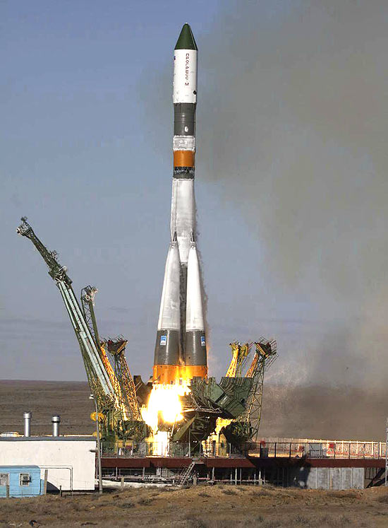 Imagem fornecida pela agência espacial russa mostra lançamento do Progress, o último deste ano