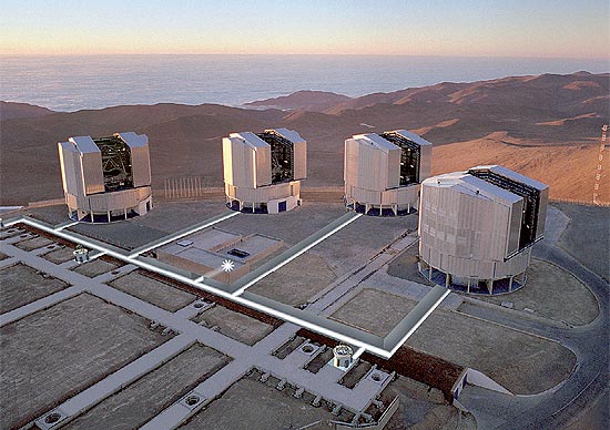 Vista aérea do sistema de telescópios VlT, que pertencem ao ESO (Observatório Europeu do Sul), no Chile