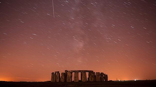 Os meteoros foram bem vísiveis na Inglaterra; na foto, o Stonehenge, construído há milênios