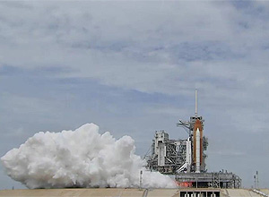 Atlantis foi lançado nesta sexta feira do Centro Espacial Kennedy, em Cabo Canaveral, na Flórida