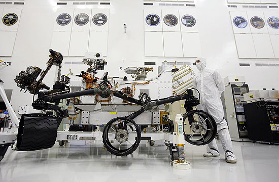 Veículo Curiosity vai explorar superfície de Marte; atualmente ele se encontra em laboratório da Nasa na Califórnia