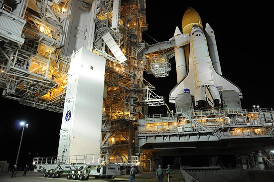 Endeavour já está estacionado na base de lançamento do Centro Espacial Kennedy, na Flórida (USA)