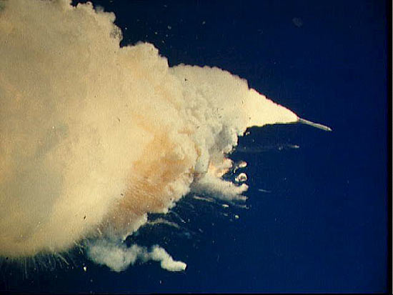 Explosão do ônibus espacial Challenger matou todos os sete tripulantes em 25 de janeiro de 1986