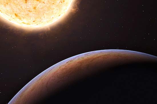 Planeta orbita a estrela HIP 13044, que está a a proximadament 2.000 anos-luz da Terra, na constelação Fornax