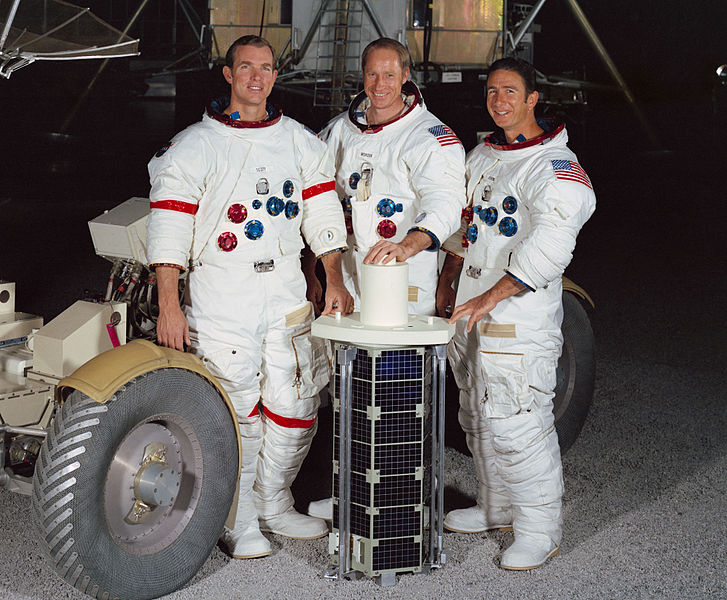 Ficheiro:Apollo 15 crew.jpg
