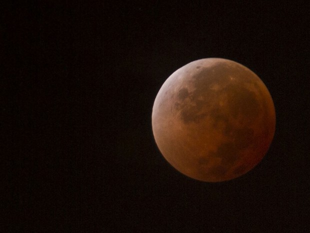 O fotógrafo Roney Silva, 22 anos, de Brasília, ficou acordado até de madrugada para registrar o fenômeno (Foto: Roney Silva/VC no G1)