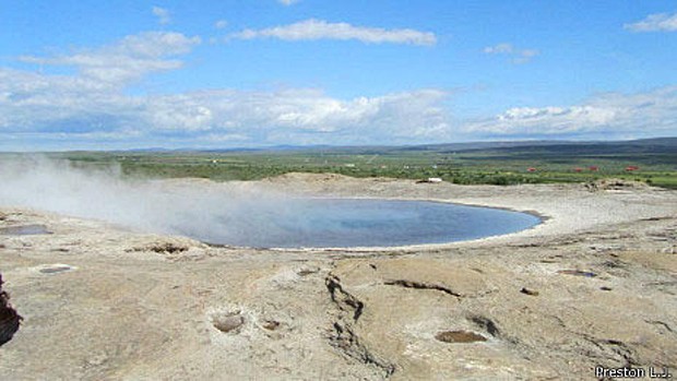 Para uma das autoras do guia, Louise Preston, Islândia é lugar fascinante (Foto: BBC)