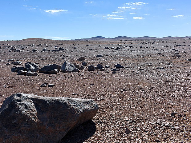 Rochas no deserto de Atacama, um dos lugares mais secos do mundo, perto do VLT, do Observatório Europeu do Sul (ESO), em Cerro Paranal (Foto: ESO)